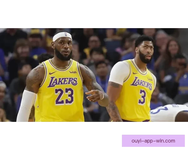 湖人再遇困境 里夫斯因肋骨侧腹伤情接受影像检查出战成疑